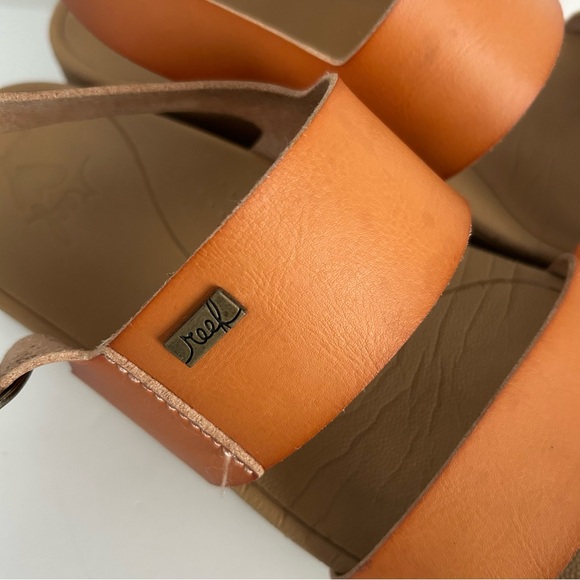 Reef Horizon Hi Buckle Sandals | Size 8 - Picture 6 of 7